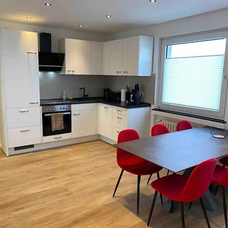 Business-apartment Mit 3 Schlafzimmern Und Parkplatz - 6 Im 1 Og *