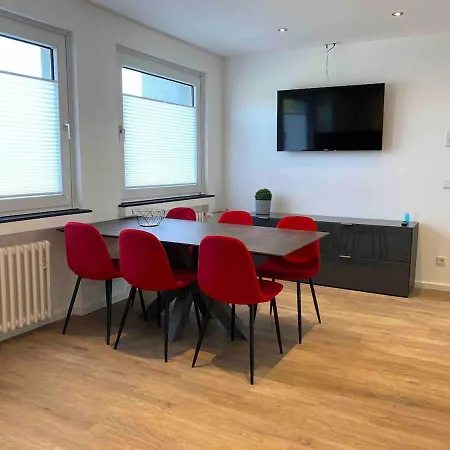 Daire Business-apartment Mit 3 Schlafzimmern Und Parkplatz - 6 Im 1 Og *