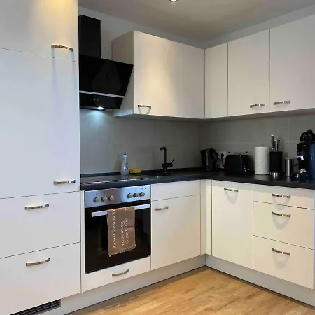 Business-apartment Mit 3 Schlafzimmern Und Parkplatz - 6 Im 1 Og Lejlighed *