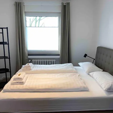 Business-apartment Mit 3 Schlafzimmern Und Parkplatz - 6 Im 1 Og *