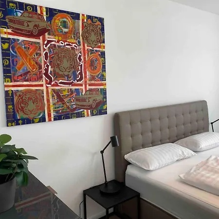 Business-apartment Mit 3 Schlafzimmern Und Parkplatz - 6 Im 1 Og Daire *