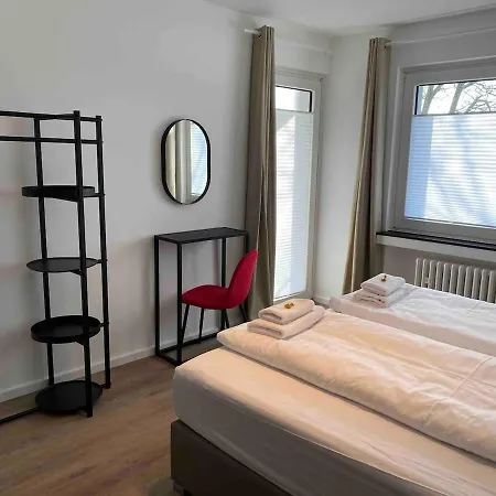Business-apartment Mit 3 Schlafzimmern Und Parkplatz - 6 Im 1 Og *